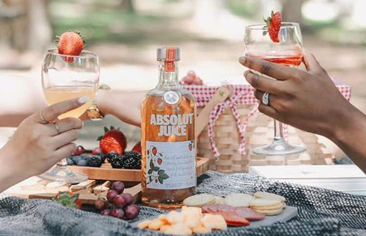 Absolut Juice Strawberry Spritz - Sister.ly Drinkware