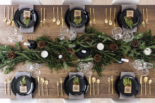 How to Host the Perfect Christmas Dinner with Stylish Drinkware